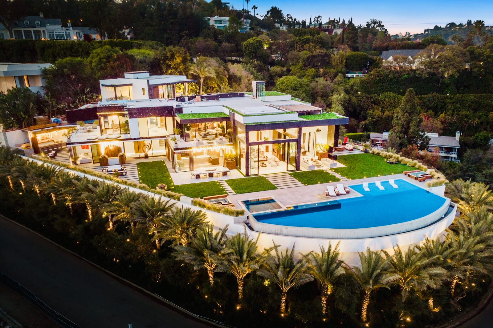 About Holmby Hills